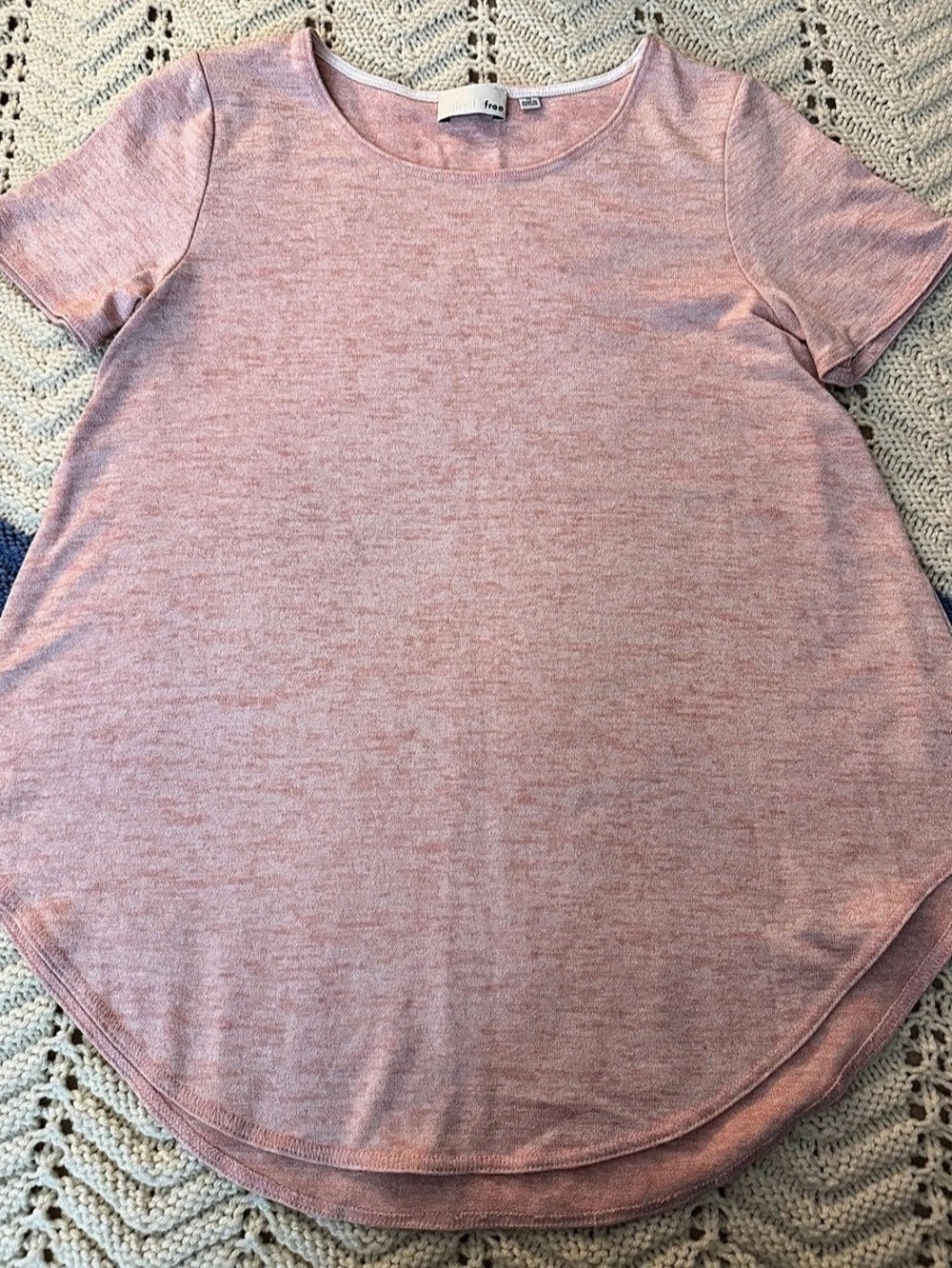 aerie Short Sleeve Curved Hem Top in Pink Size Medium Like New